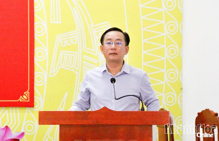 Ông Huỳnh Phương Nam - Phó Bí thư Đảng ủy, Chủ tịch UBND xã Mỹ Sơn phát biểu tại hội nghị.