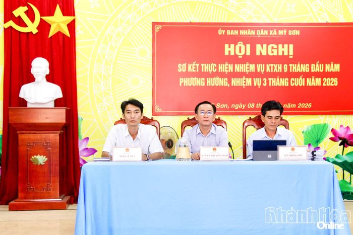 Lãnh đạo UBND xã Mỹ Sơn chủ trì hội nghị.