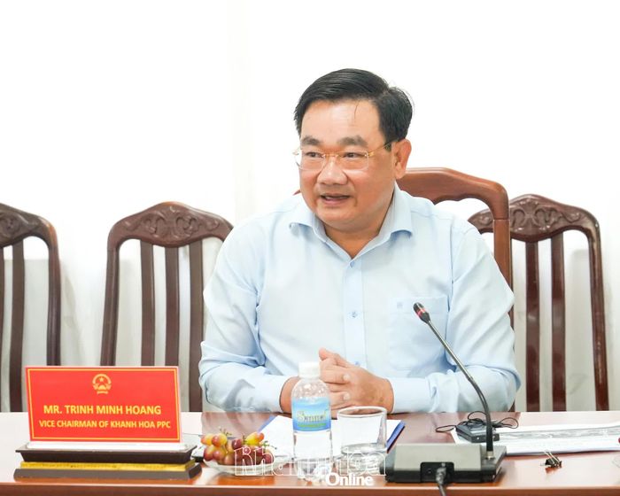 Phó Chủ tịch UBND tỉnh Trịnh Minh Hoàng phát biểu tại buổi làm việc.