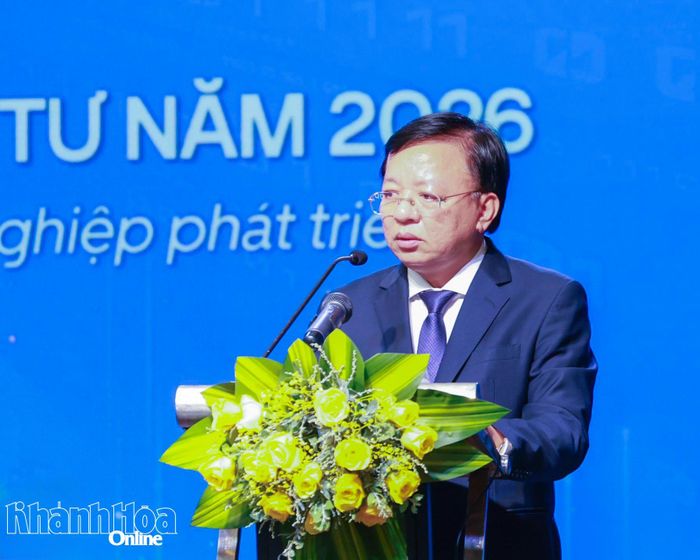 Phó Chủ tịch UBND tỉnh Lê Huyền phát biểu.
