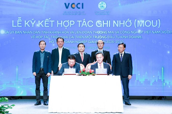 Lễ ký kết hợp tác giữa UBND tỉnh Khánh Hòa và Liên đoàn Thương mại và Công nghiệp Việt Nam.