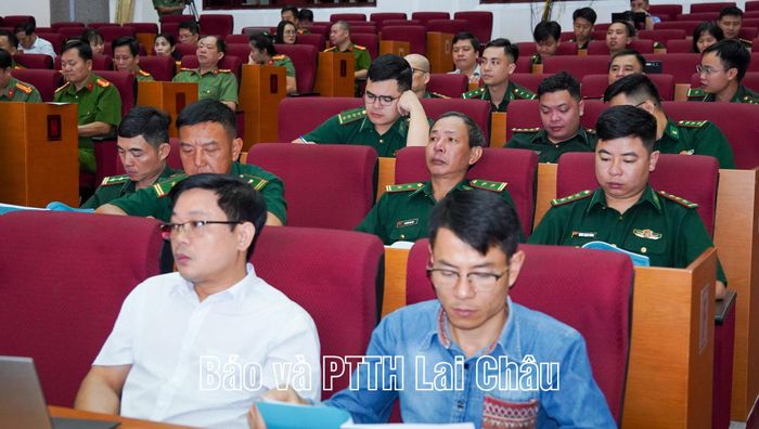 Các đại biểu dự hội nghị.