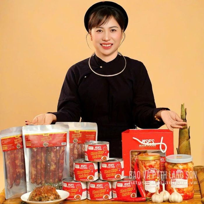 Bà Nguyễn Thị Vân Nga, Phó Giám đốc Hợp tác xã Mai Sao Lạng Sơn