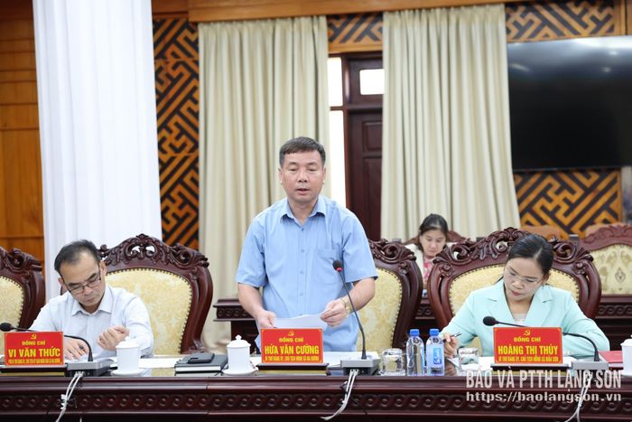 Lãnh đạo Đảng uỷ xã Na Dương phát biểu tại chương trình làm việc