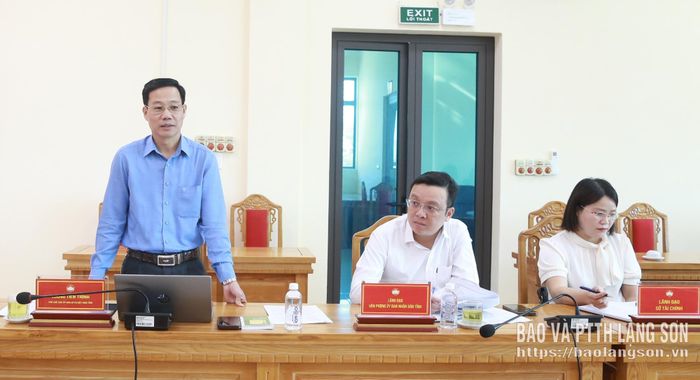 Phó Chủ tịch Ủy ban MTTQ Việt Nam tỉnh phát biểu tại cuộc họp