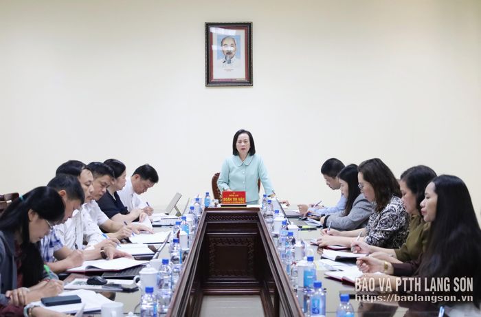 Đồng chí Đoàn Thị Hậu, Phó Bí thư Tỉnh ủy, Chủ tịch HĐND tỉnh phát biểu kết luận buổi làm việc