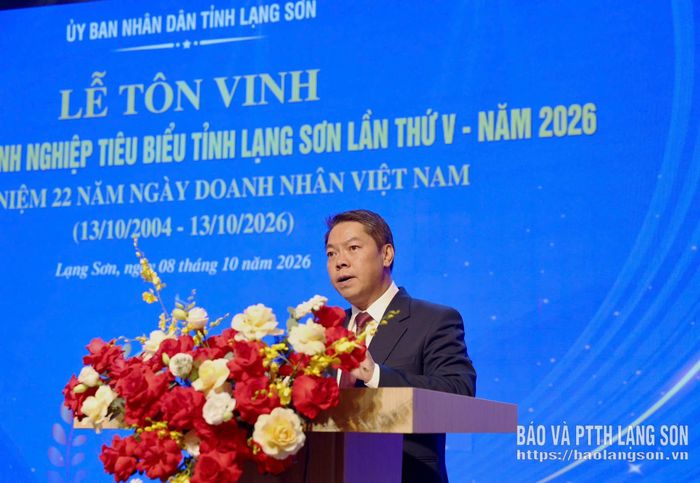 Đồng chí Đoàn Thanh Sơn, Phó Chủ tịch UBND tỉnh, Trưởng Ban Tổ chức lễ tôn vinh phát biểu tại buổi lễ