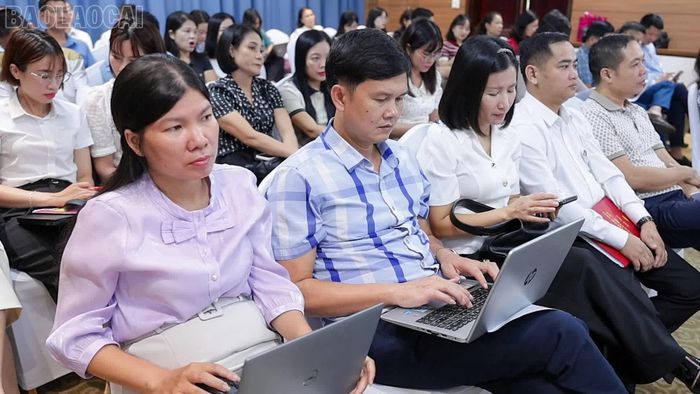 Đại biểu tham gia tập huấn.