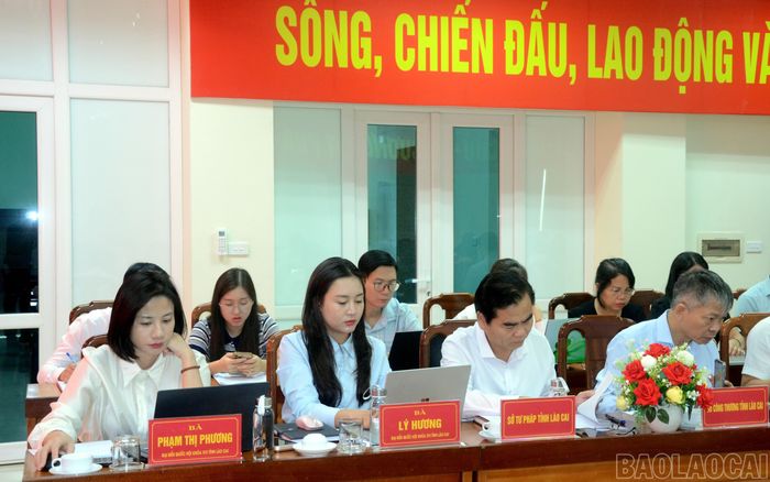 Các đại biểu tham dự hội nghị.