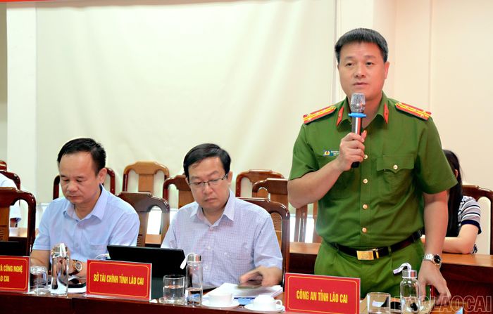 Các đại biểu góp ý về nội dung các dự án luật.