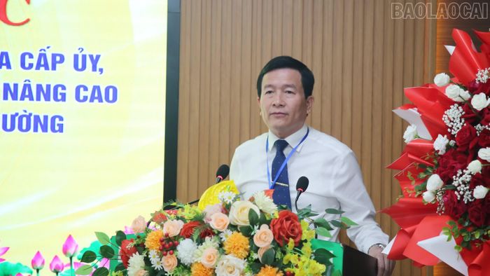 Giám đốc Bệnh viện Đa khoa số 2 Lào Cai phát biểu tại hội thảo.