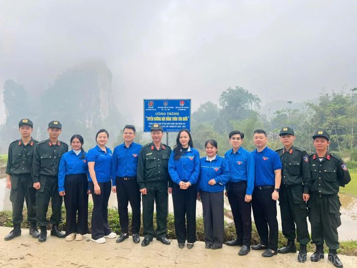 Khánh thành công trình "Tuyến đường nội đồng thôn Tùn Dưới”.