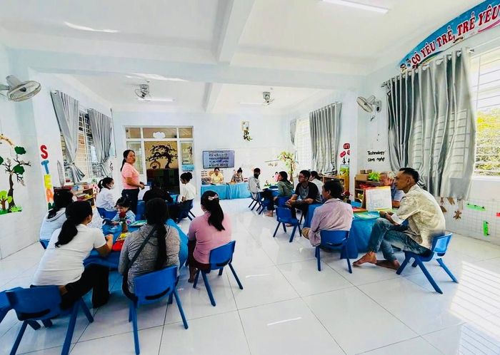 Phụ huynh cấp mầm non tham gia họp phụ huynh đầu năm