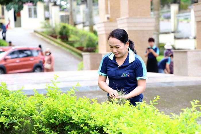 Trong hơn 1 giờ đồng hồ, cán bộ, viên chức, người lao động Báo và Phát thanh, Truyền hình Lâm Đồng cơ sở Bắc Gia Nghĩa đã hoàn thành phần việc