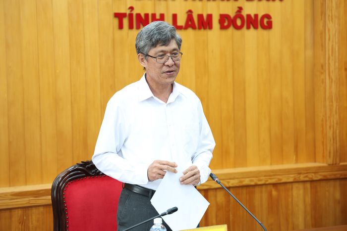 Tỉnh ủy viên, Phó Chủ tịch UBND tỉnh Nguyễn Minh phát biểu kết luận cuộc họp