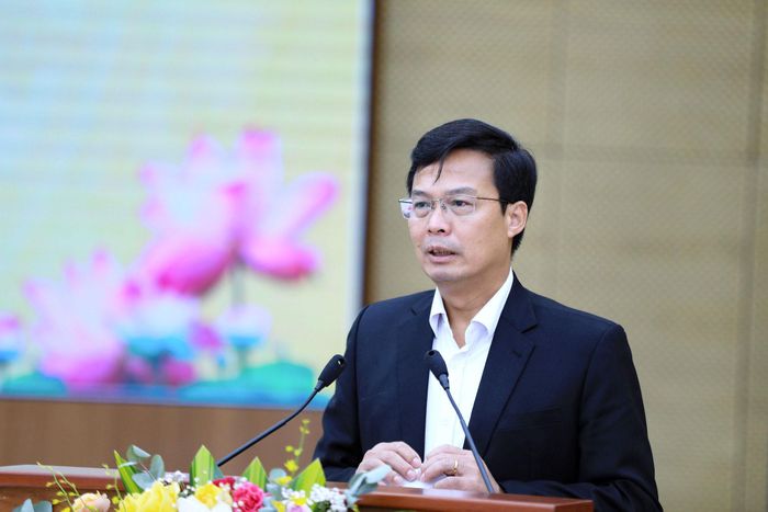 Phó Chủ tịch UBND tỉnh Lâm Đồng Đinh Văn Tuấn đề nghị các đơn vị, địa phương cung cấp thông tin chính xác, kịp thời trước những vấn đề báo chí quan tâm