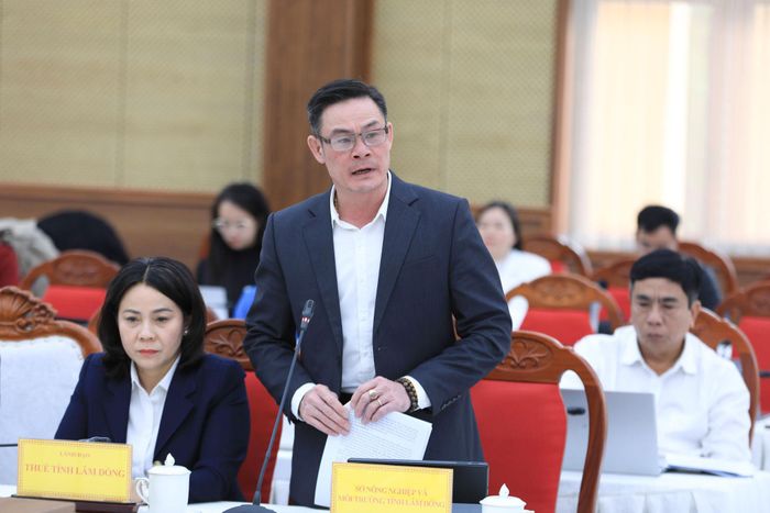 Phó Giám đốc Sở Nông nghiệp và Môi trường Lâm Đồng Vũ Đình Cường thông tin về một số vấn đề báo chí quan tâm