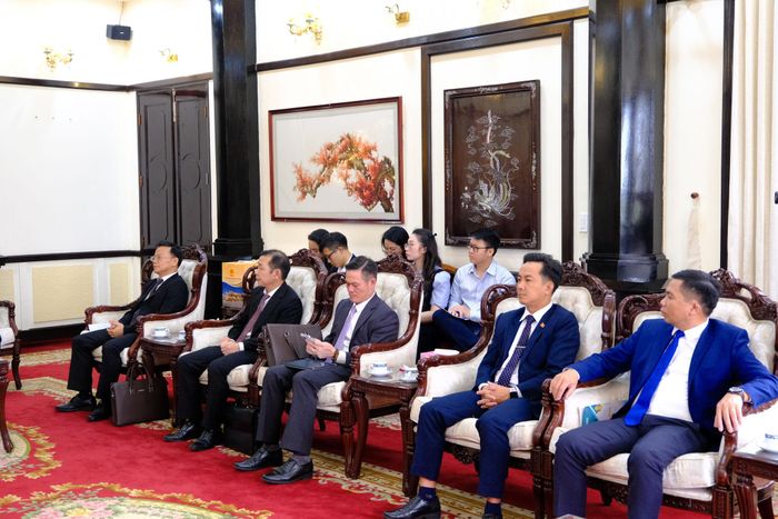 Đại diện lãnh đạo các sở, ngành đơn vị Lâm Đồng tham dự buổi làm việc