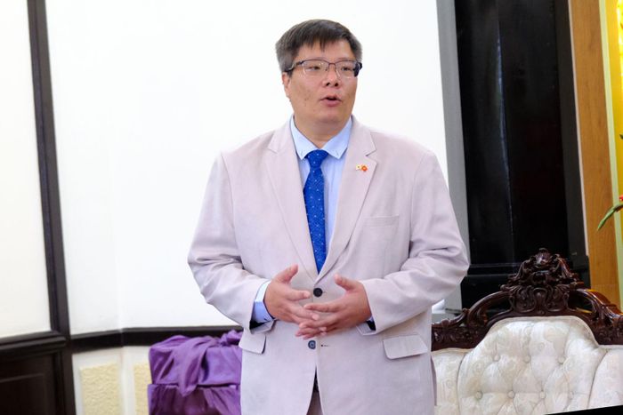 Tiến sĩ Trần Hải Linh, Chủ tịch VKBIA phát biểu tại buổi làm việc