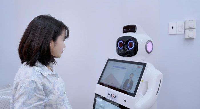 Việc đưa Robot AI vào hoạt động tại Trung tâm Phục vụ hành chính công nhằm góp phần hỗ trợ người dân tra cứu thông tin và thực hiện thủ tục hành chính nhanh chóng, thuận tiện, thân thiện hơn