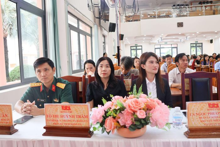 Các đại biểu dự hội nghị
