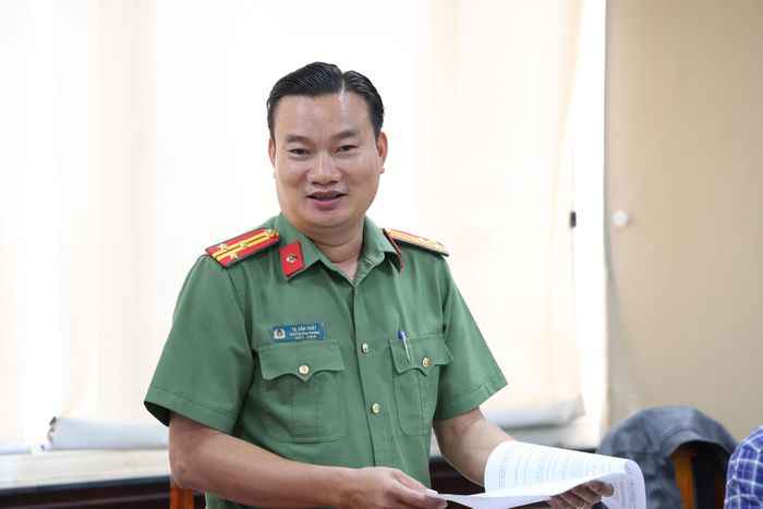 Đại diện lãnh đạo Công an tỉnh đóng góp ý kiến về phương án tổ chức