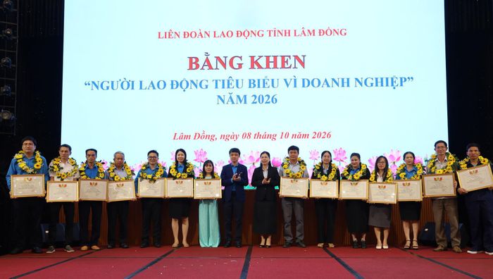 LĐLĐ tỉnh Lâm Đồng trao Bằng khen cho "Người lao động tiêu biểu vì doanh nghiệp" năm 2026