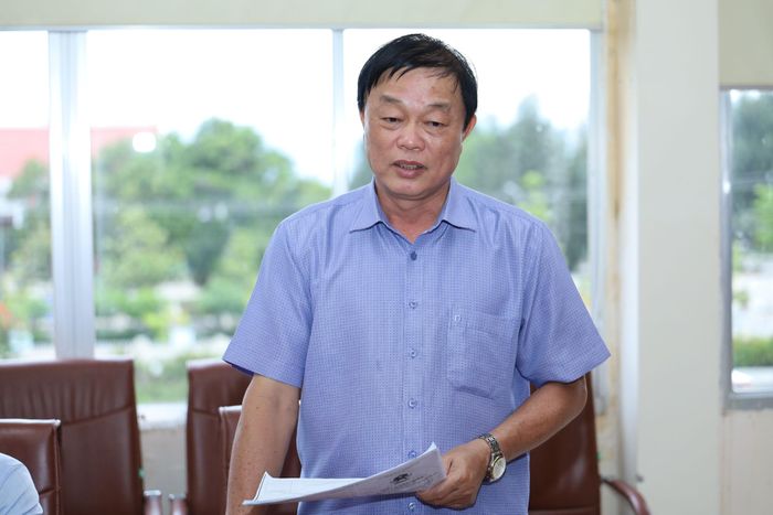 Đồng chí Trương Quốc Thế Minh, Phó Giám đốc Báo và PTTH Lâm Đồng phát biểu khi làm việc tại xã Liên Hương