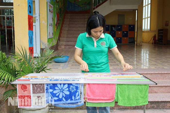Khăn mặt được sử dụng riêng cho từng trẻ và được vệ sinh hàng ngày.