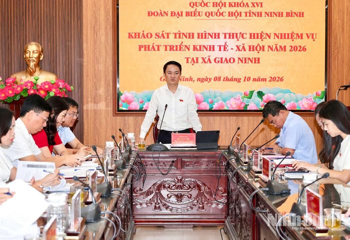 Đồng chí Lê Văn Thế, Tỉnh ủy viên, Phó Trưởng Đoàn chuyên trách Đoàn ĐBQH tỉnh, Trưởng đoàn khảo sát phát biểu tại buổi làm việc.