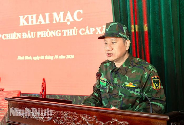 Đồng chí Vũ Thành Tôn, Bí thư Đảng ủy, Chủ tịch HĐND phường Yên Sơn phát biểu khai mạc diễn tập. Ảnh: Ngọc Linh