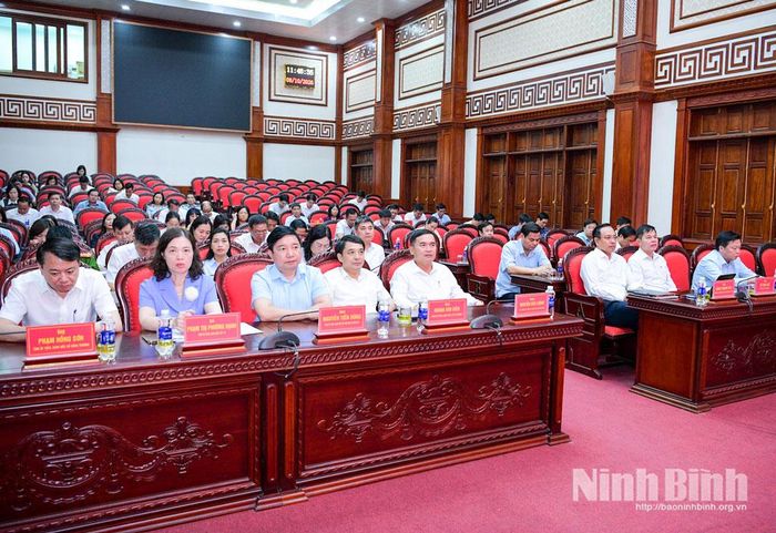 Các đại biểu dự hội nghị.