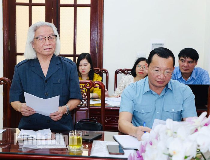 Nhà nghiên cứu Trương Đình Tưởng, Chủ tịch Hội Khoa học Lịch sử tỉnh Ninh Bình phát biểu thảo luận tại Hội thảo.