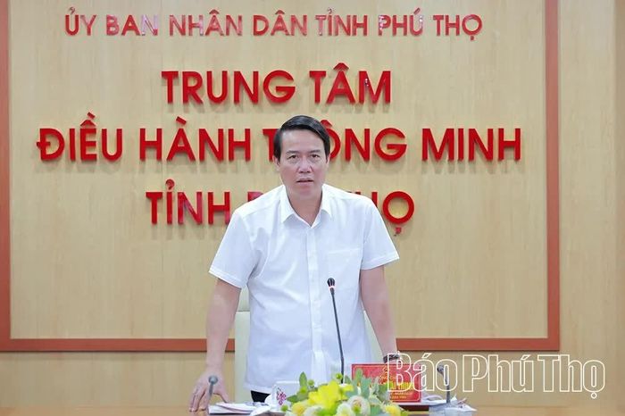 Trưởng Ban Kinh tế - Ngân sách, HĐND tỉnh Nguyễn Thái Thịnh chủ trì hội nghị.
