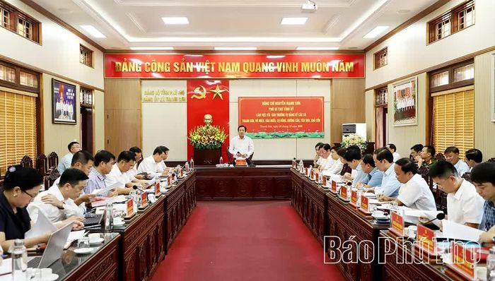 Quang cảnh buổi làm việc.