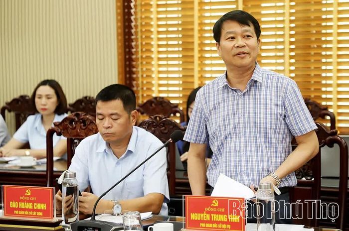 Lãnh đạo các sở, ngành trao đổi tại buổi làm việc.
