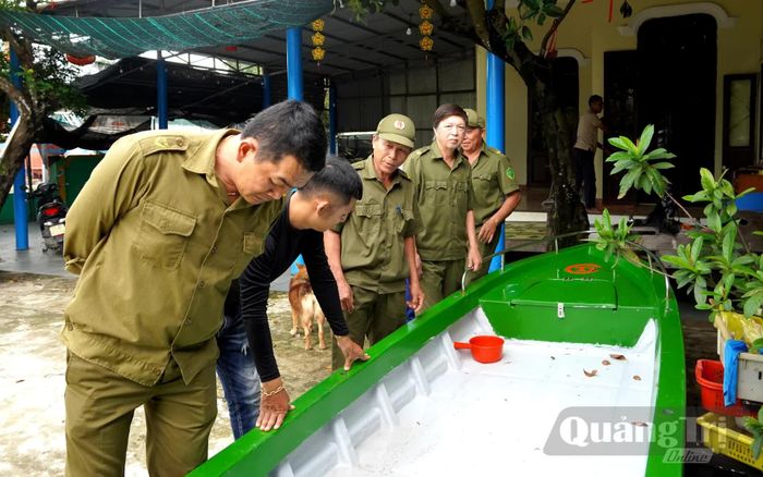 Phường Đồng Hới phấn đấu 100% khu dân cư có bến neo đậu tàu thuyền đều được xây dựng đội phòng cháy chữa cháy tự quản, nòng cốt là lực lượng bảo vệ an ninh trật tự ở cơ sở - Ảnh: H.Tr