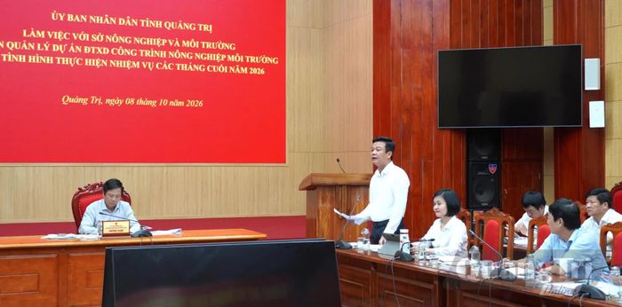 Đại diện lãnh đạo Sở Nông nghiệp và Môi trường báo cáo tình hình thực hiện nhiệm vụ trong 9 tháng năm 2026 - Ảnh: C.H