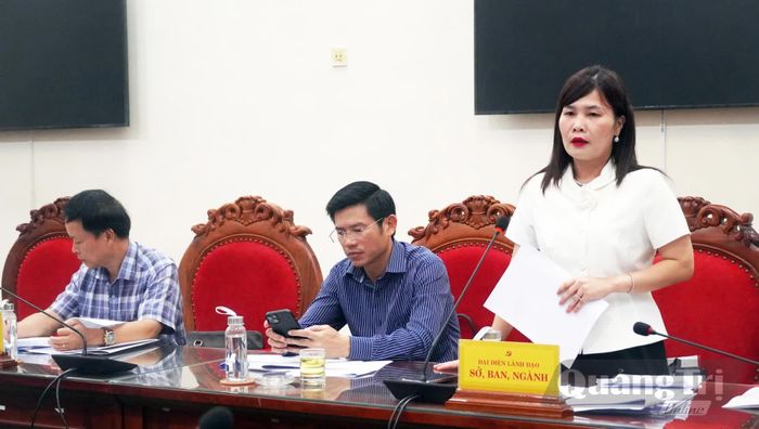 Đại diện lãnh đạo Sở Tài chính trình bày báo cáo tại buổi làm việc - Ảnh: N.M