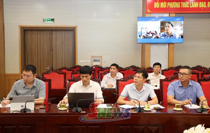 Các đại biểu dự cuộc làm việc.