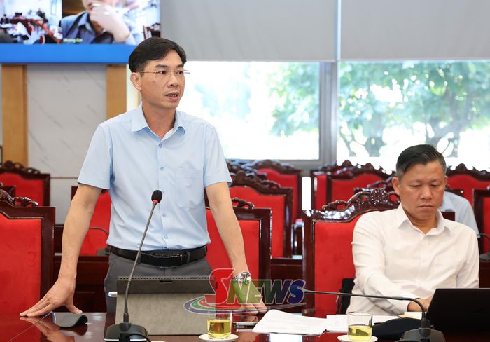 Lãnh đạo Sở Nông nghiệp và Môi trường phát biểu tại cuộc làm việc.