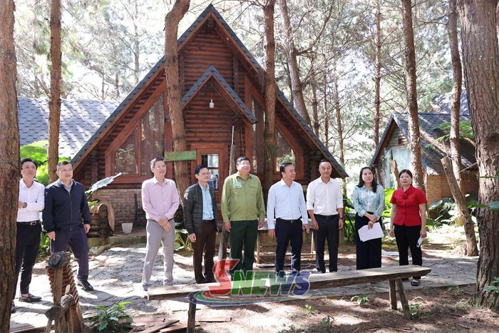 Đoàn công tác kiểm tra dự án Khu vui chơi giải trí Hua Tạt.