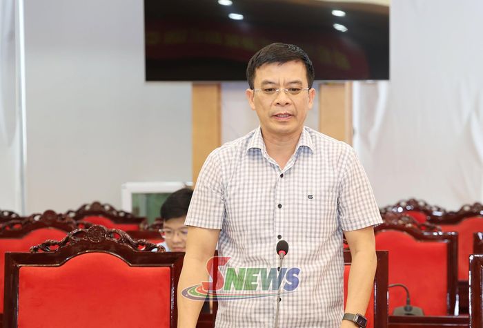 Đồng chí Đào Tài Tuệ, Ủy viên Ban Thường vụ Tỉnh ủy, Giám đốc Sở Xây dựng, phát biểu tại cuộc làm việc.