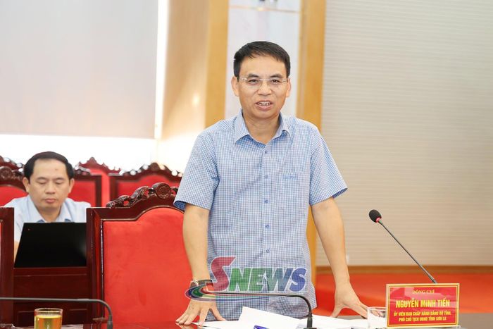 Đồng chí Nguyễn Minh Tiến, Phó Chủ tịch UBND tỉnh phát biểu tại cuộc làm việc.
