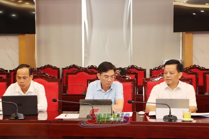 Các đại biểu dự cuộc làm việc.