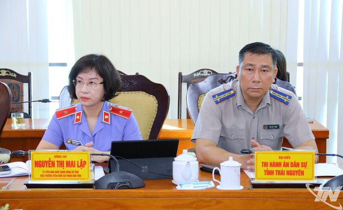 Các đại biểu dự Phiên họp.