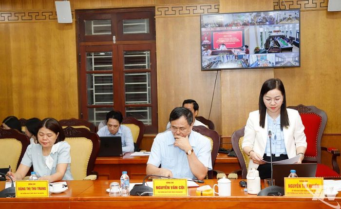 Đại biểu tham luận tại Hội nghị.
