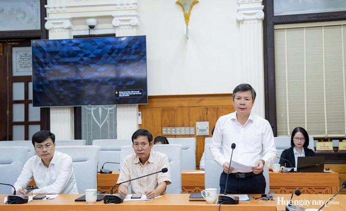 Giám đốc Sở GD&ĐT Nguyễn Tân đề xuất một số vấn đề cần tập trung xử lý trong thời gian tới.