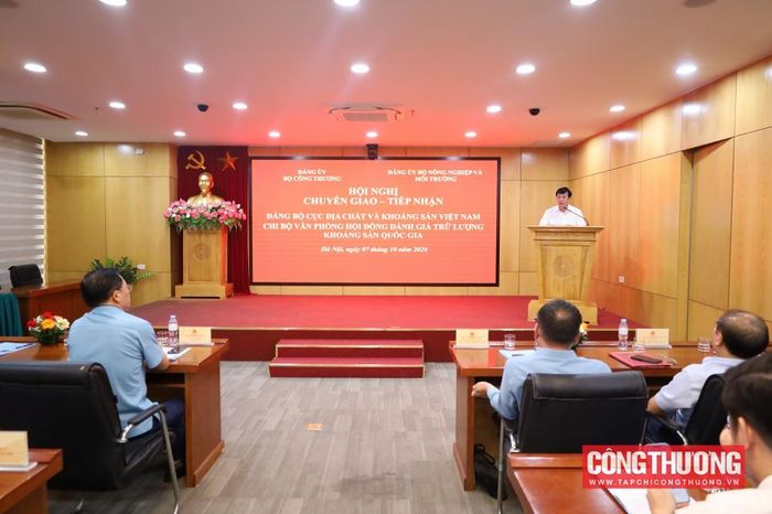 Đồng chí Phan Văn Bản, Phó Bí thư chuyên trách Đảng ủy Bộ Công Thương