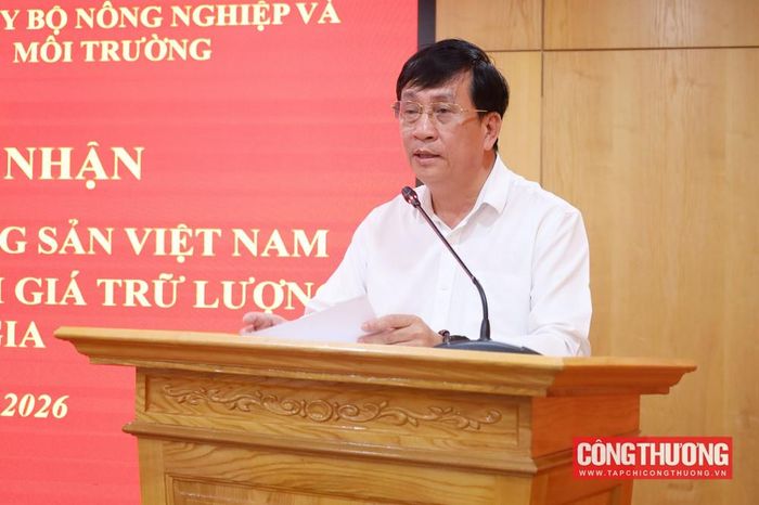 Đồng chí Phan Văn Bản, Phó Bí thư chuyên trách Đảng ủy Bộ Công Thương đề nghị các cấp ủy cần phối hợp chặt chẽ để hoàn tất việc bàn giao sổ sách, phiếu đảng viên và hồ sơ đảng viên nguyên trạng; khẩn trương rà soát, sửa đổi quy chế làm việc, chương trình công tác quý IV và năm 2026